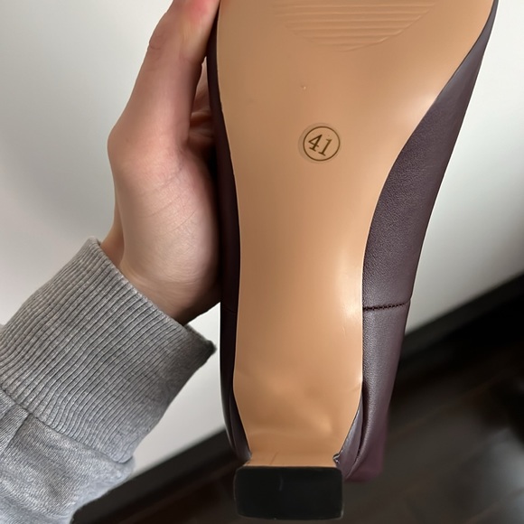 Burgundy knee high heeled boots, size 8 - Picture 4 of 5